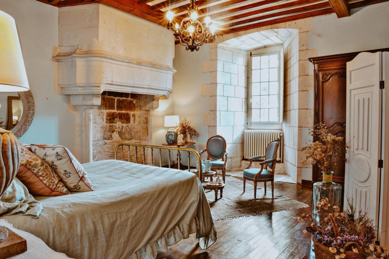 Chateau De Crazannes Esterno foto