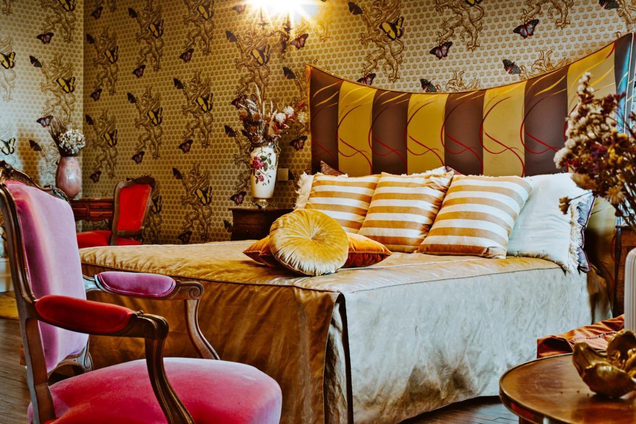 Chateau De Crazannes Esterno foto